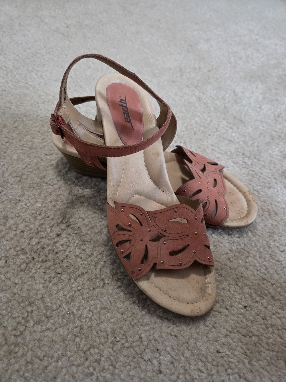 Earth Women's Coral Slingback Sandals
